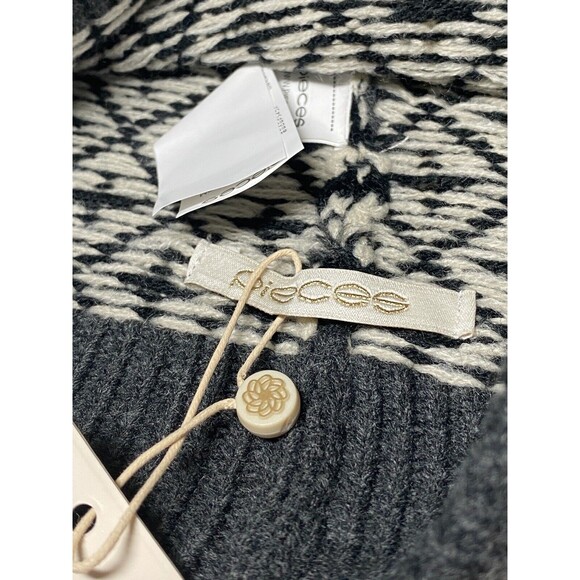 Pieces ASOS Essie Hood Knit Beanie Hat Gray Black M/L New With Tags Geometric - Picture 5 of 9